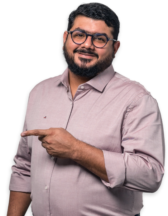 Imagem sem fundo do Candidato a Vereador de Belém Ian Blois apontando para o lado esquerdo